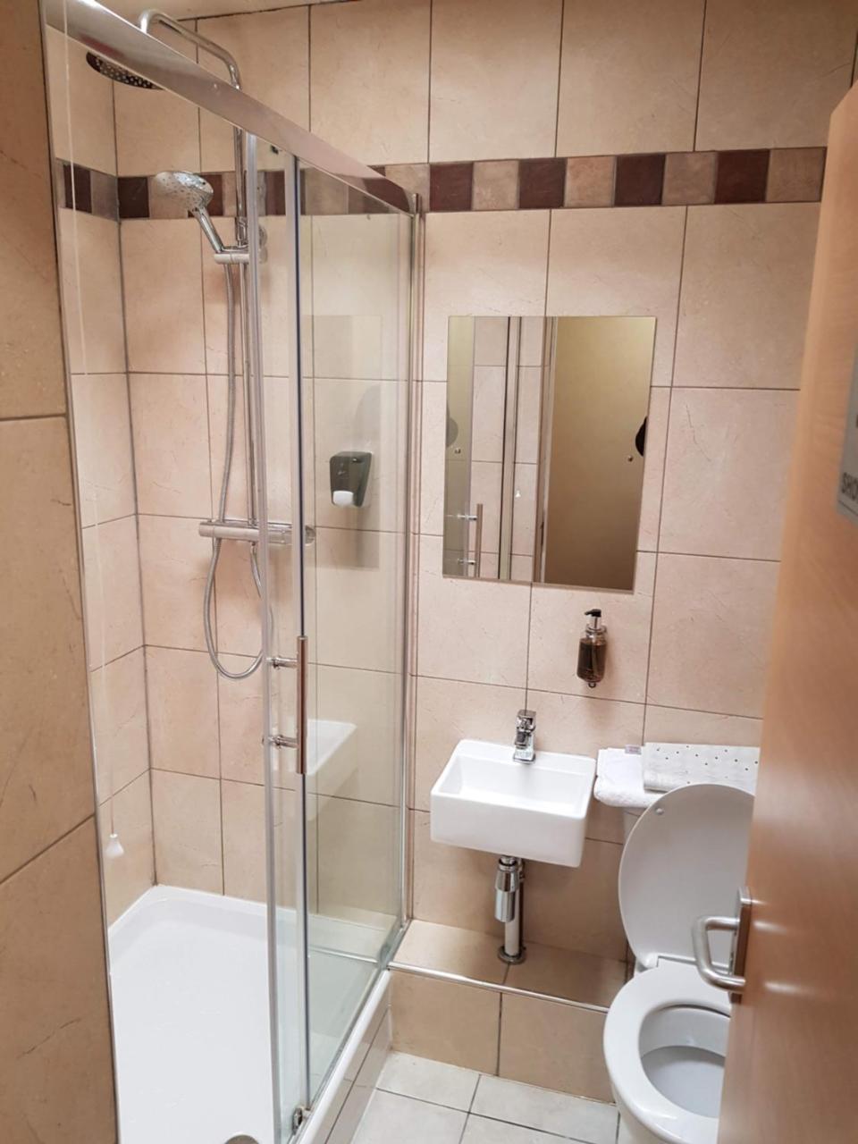 Newark Hotel Пітерборо Екстер'єр фото